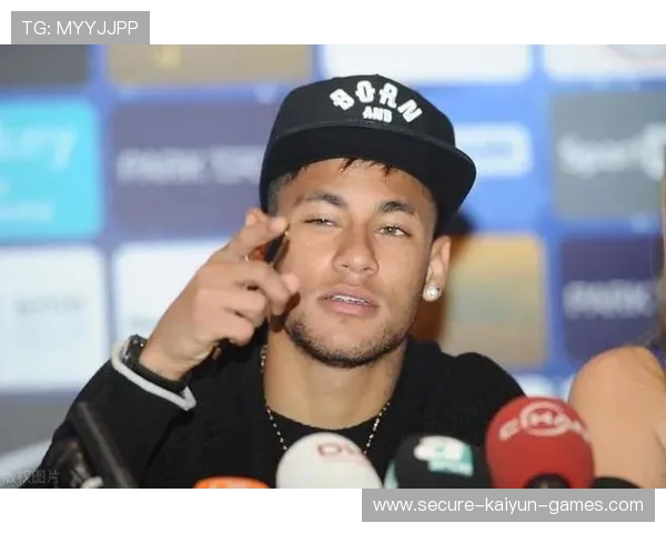 内马尔小范围内频繁控球花活不断：在狭小空间里练就的控球艺术